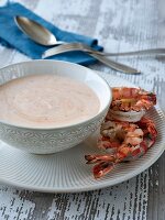 Bisque mit gegrillten Garnelen