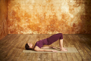 Shoulder bridge (yoga exercise)