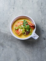 Kokossuppe mit Garnelen und Shiitakepilzen