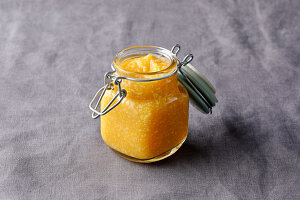 Persimmon spread with oranges, coconut and ginger