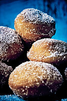 Mini doughnuts dusted with icing sugar