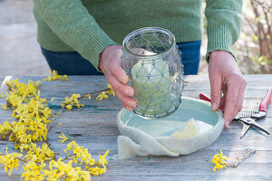 Make a lantern with gold bells branches