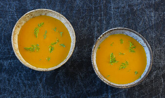 Carrot and turmeric soup with honey