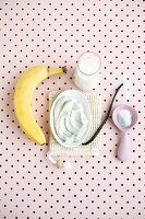 Gesichtsmaske für empfindliche Haut aus Banane, Kokosjoghurt, Vanille und Zucker