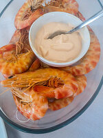 Prawns with spiced mayonnaise sauce