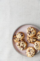 Vegane Chocolate-Chip-Cookies mit Mandeln