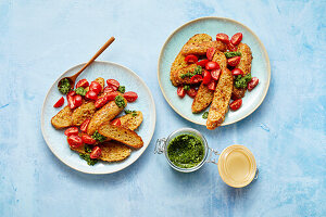 French toasts with tomatoes and pesto