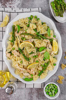 Pasta with peas, asparagus, lemon and grilled chicken
