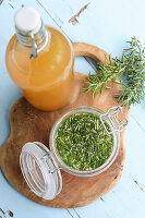 Rosemary vinegar to promote concentration