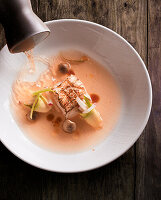 Asiatische Fischsuppe