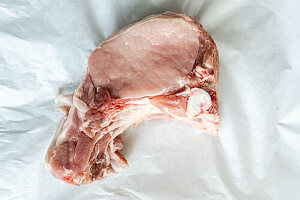 Rohes Schweinekotelett
