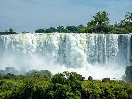 Ein Blick vom unteren Kreislauf der Iguazu-Fälle, UNESCO-Weltkulturerbe, Provinz Misiones, Argentinien, Südamerika
