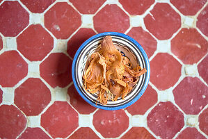 Nutmeg flowers in a bowl