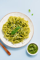 Spaghetti with pesto