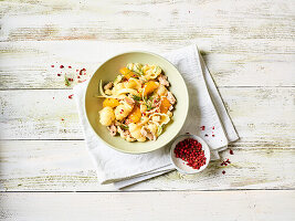 Pasta salad with tuna, mandarin oranges and red pepper