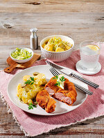  Breaded pork chops, with potatoes, inexpensive delicacies 