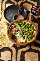 Spinat-Weintrauben-Bobotie mit Apfel