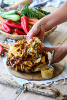 Zupfbrot mit Gemüsepesto