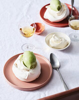 Meringue with pea pod milk ice cream and liqueur