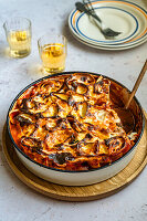 Lasagne with tagliatelle and cheese sauce