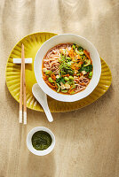 Asia-Minestrone mit Pesto