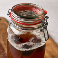 Selbstgemachtes Hefewasser