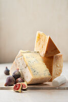 Toskanischer Gorgonzola, Parmesan und Ziegenkäse mit Feigen