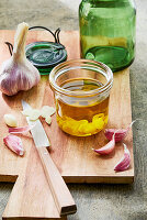 Hausgemachtes Knoblauchöl