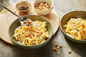 Eiernudeln mit Gorgonzolasauce