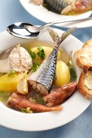 Cotriade (Traditionelles Fischgericht aus der Bretagne, Frankreich)