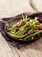 Green bean, gizzard and thinly sliced almond salad