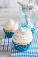 Cupcakes with white chocolate