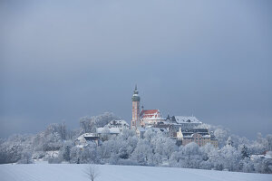 Kloster Andechs im Winter, Oberbayern, Bayern, Deutschland