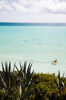 BERMUDA. Southampton Parish. A view of the water at the Munro Beach Cottages.