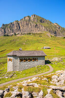 Kapelle am Pragelpass mit Druesberg, Glarner Alpen, Kanton Schwyz, Schweiz