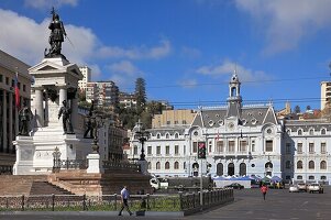 Chile, Valparaiso, Plaza Sotomayor, Denkmal der Helden von Iquique, Ex-Intendant.