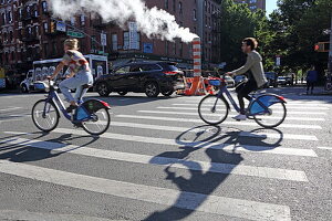 Steam Ableitung in der 1st Avenue, Lower East Side, Manhattan, New York, New York, USA