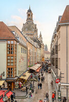 Aussicht auf die Frauenkirche von der Brühlschen Terrasse gesehen, Dresden, Sachsen, Deutschland