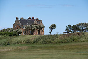 Blick auf das Clubhaus des Winterfield Golf Club, Dunbar, East Lothian, Schottland, Vereinigtes Königreich