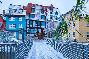 Kleine Brücke auf dem Dämmchen in Erfurt, Thüringen, Deutschland