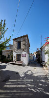 Blick auf eine alte Zimmerei im Örtchen Avdou, Kreta, Griechenland