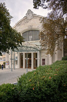 UNESCO Welterbe "Die bedeutenden Kurstädte Europas", Die Arena (Theater) im Kurpark von Baden bei Wien, Niederösterreich, Österreich, Europa