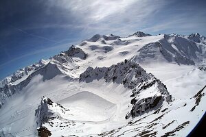 Ausblick vom höchsten Punkt am Hinteren Brunnenkogel zur Wildspitze und ins Skigebiet, Pitztaler Gletscher, Pitztal im Winter, Tirol, Österreich