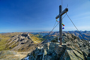 Gipfelkreuz des Geier mit Blick auf Kalkwand, vom Geier, Tuxer Alpen, Zillertal, Tirol, Österreich