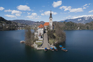  Front view of St. Mary&#39;s Church in Lake Bled in Bled, Slovenia, Europe. 