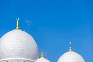 Die Scheich-Zayid-Moschee befindet sich in Abu Dhabi, Hauptstadt Vereinigte Arabische Emirate