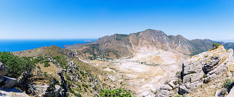  View from Nikiá of the caldera on the island of Nissyros (Nisyros, Nissiros, Nisiros) in Greece 