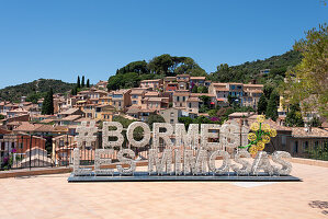 Mittelalterliche Hügelstadt Bormes-Les-Mimosas, Provence-Alpes-Côte d’Azur, Frankreich