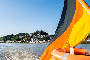  Süllberg and Blankeneser Treppenviertel from the water side, Elbe, Port of Hamburg, Hamburg, Northern Germany, Germany 