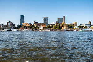  Skyline of Hamburg, Elbe, Port of Hamburg, Hamburg, Northern Germany, Germany 